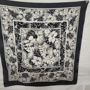 VINTAGE BLACK & WHITE FLORAL PRINT LADIES SCARF